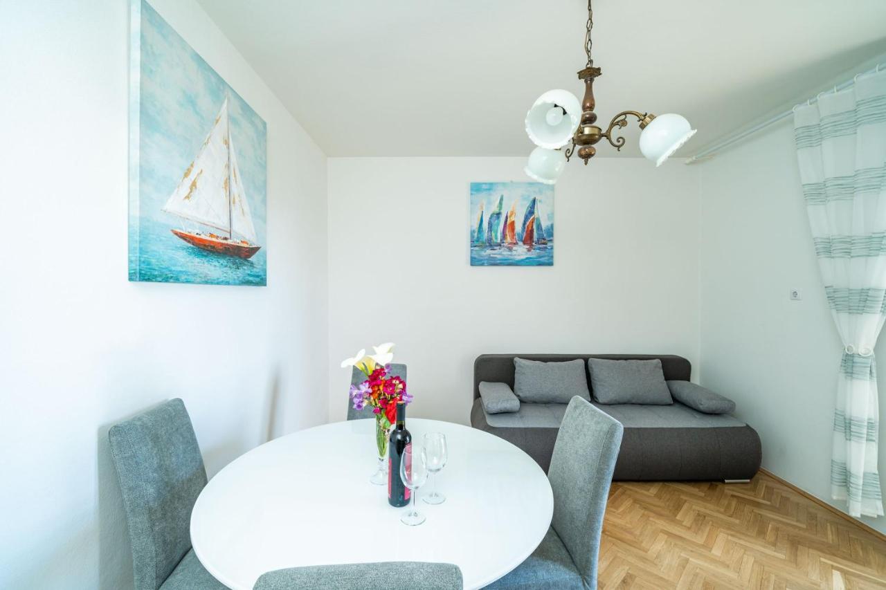 Apartament Debos
