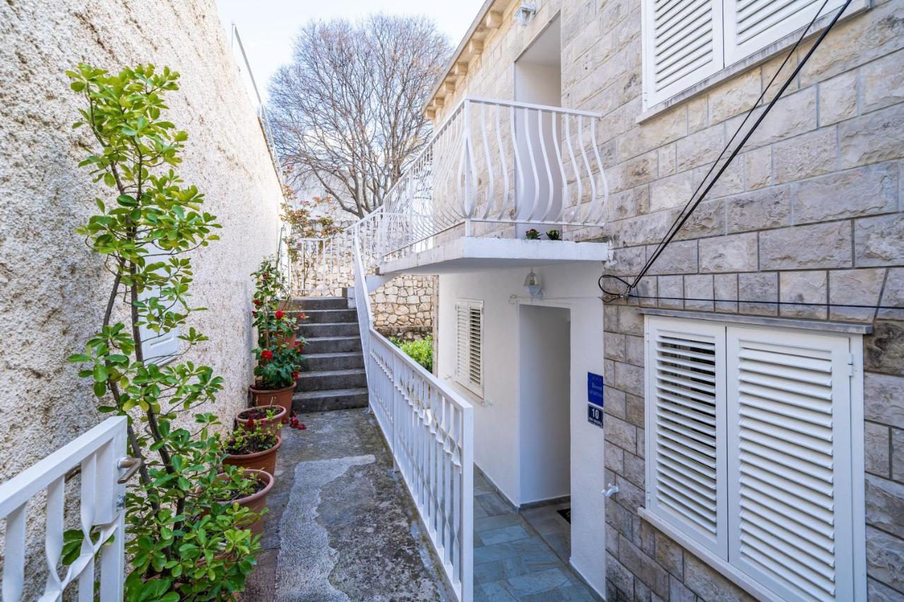 Debos Apartament *